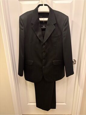 Gino Cappeli Classic Men's Black Pinstripe Four-Button Suit 42R Pants 36